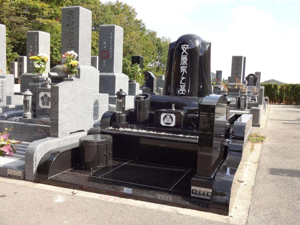 安藤家墓所の施工事例