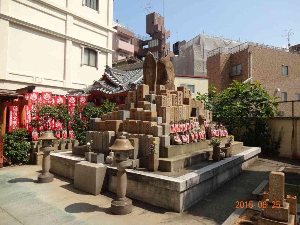八王寺 無縁塔の施工事例
